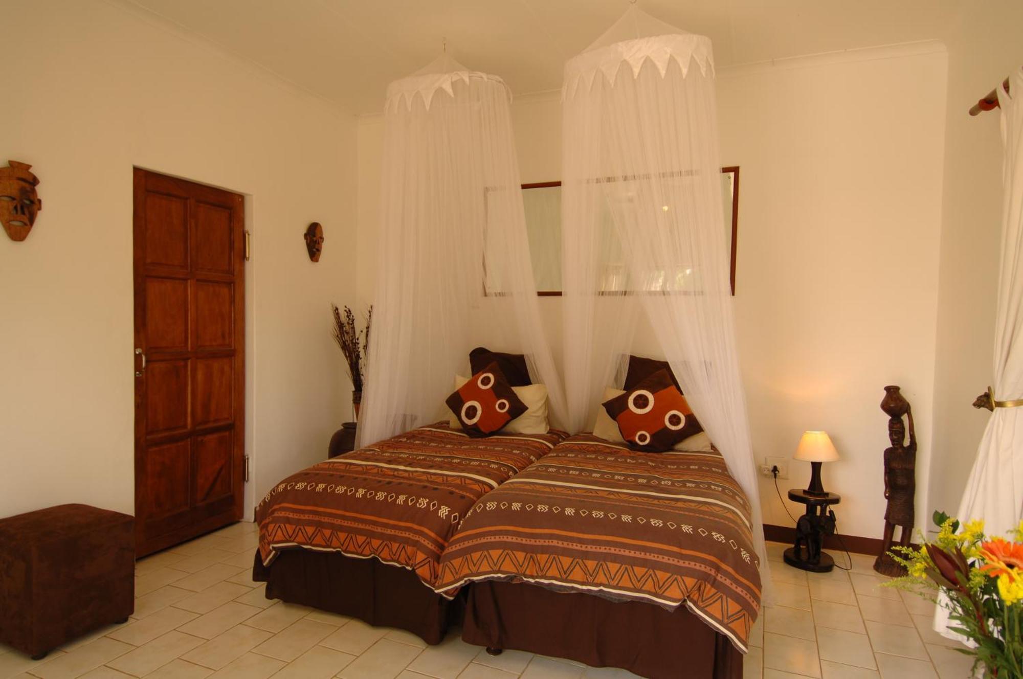Normann Safari Bush Lodge Палаборва Екстериор снимка