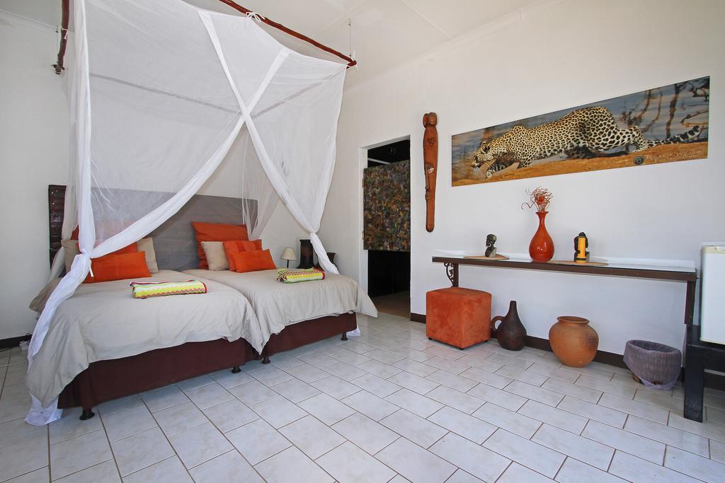 Normann Safari Bush Lodge Палаборва Стая снимка