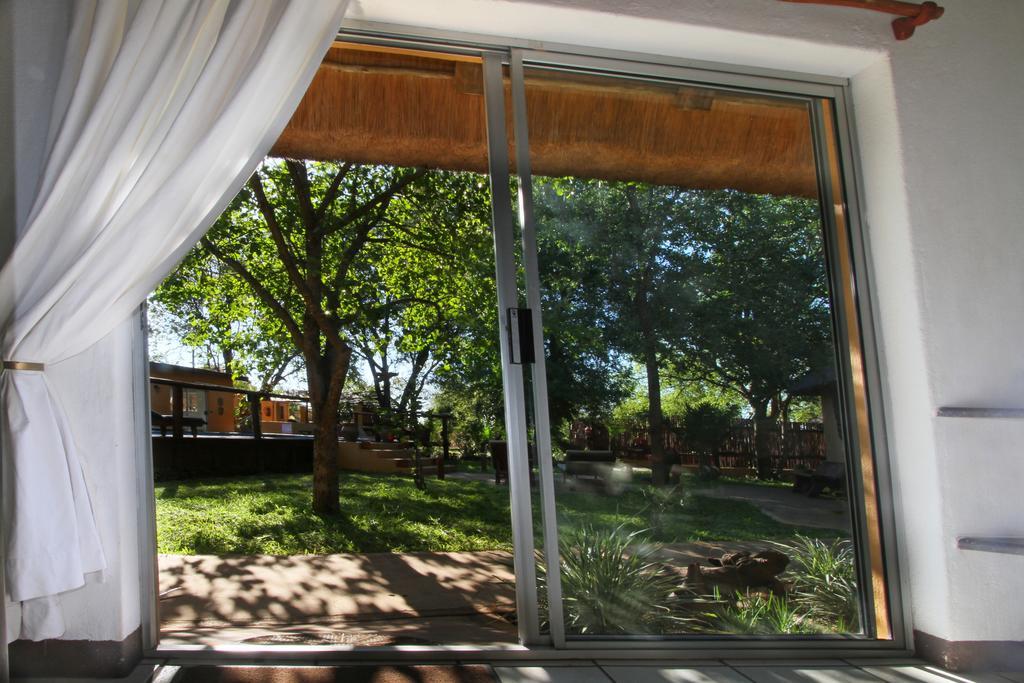 Normann Safari Bush Lodge Палаборва Екстериор снимка