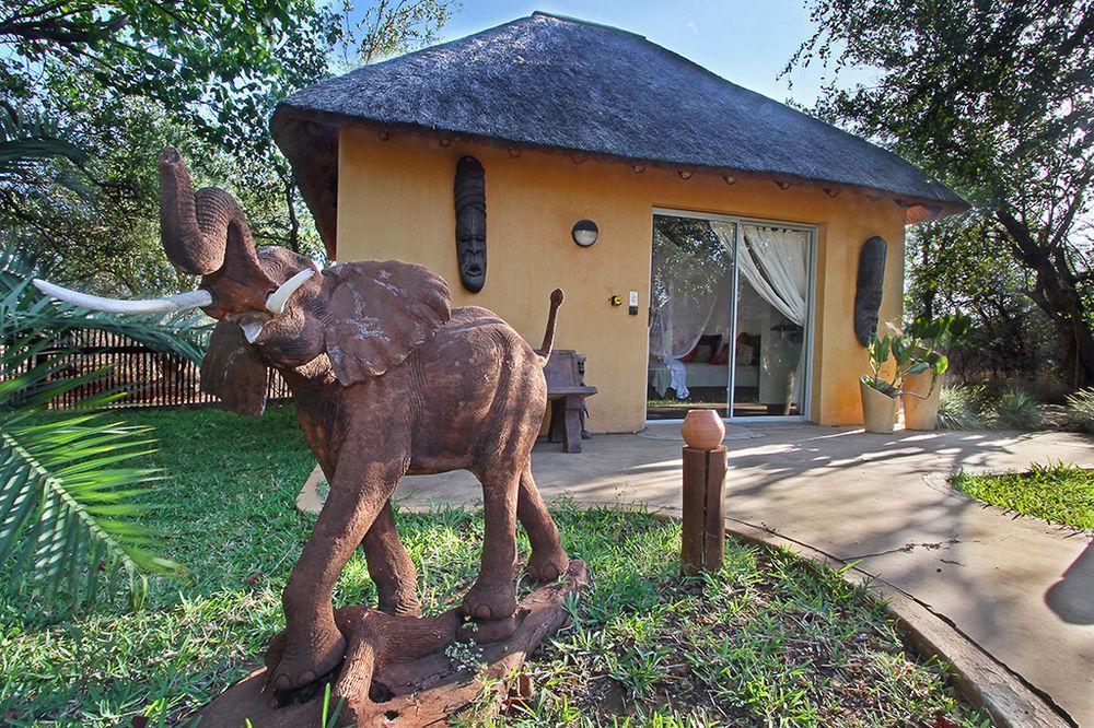 Normann Safari Bush Lodge Палаборва Екстериор снимка