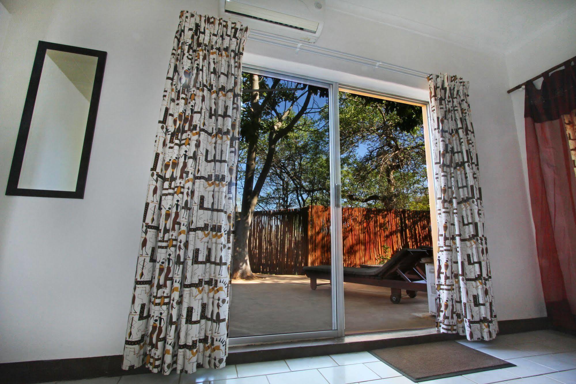 Normann Safari Bush Lodge Палаборва Екстериор снимка